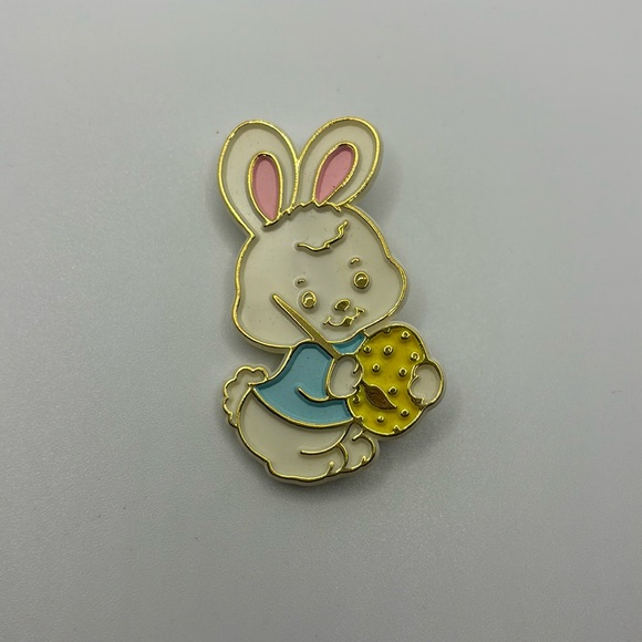 Vintage 1981 Hallmark Easter Bunny Pin Brooch Rabbit Painter Brush - Picture 2 of 5